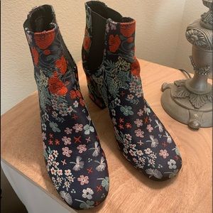 Indigo Rd Like New Floral Booties Size 10